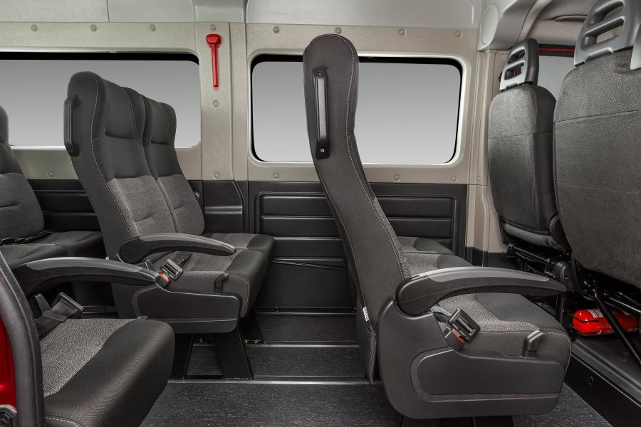 Интерьер Fiat Ducato Minibus 2018 года  (LA) (фото 9 из 15)